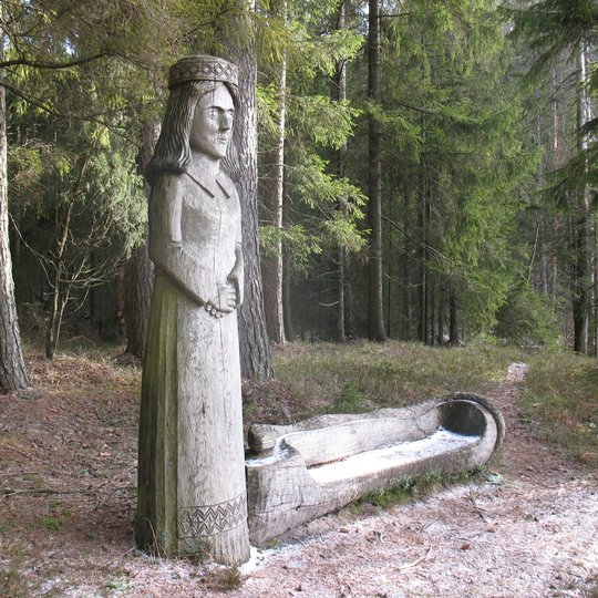 Medine skulptura Paplateles take. Is ZNPD archyvo.jpg