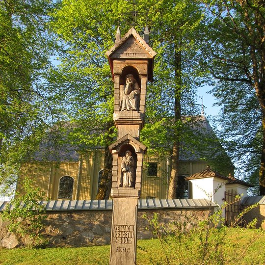 Plateliu baznycia ir koplytstulpis. A.Brazdeikytes n.JPG