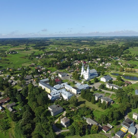 Žemaičių Kalvarijos miestelis iš drono