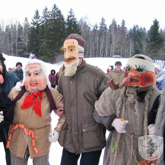 Užgavėnių persirengėliai