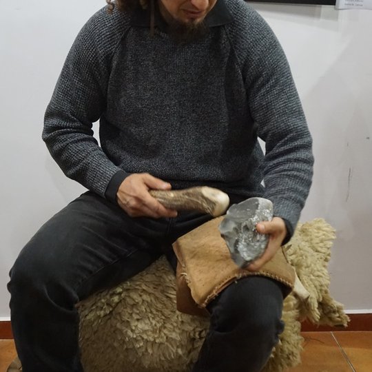 Rodoma, kaip skeliamas titnagas