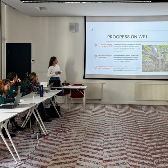 4136